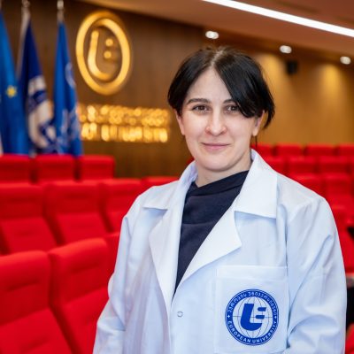 ნინო ტაბიძე